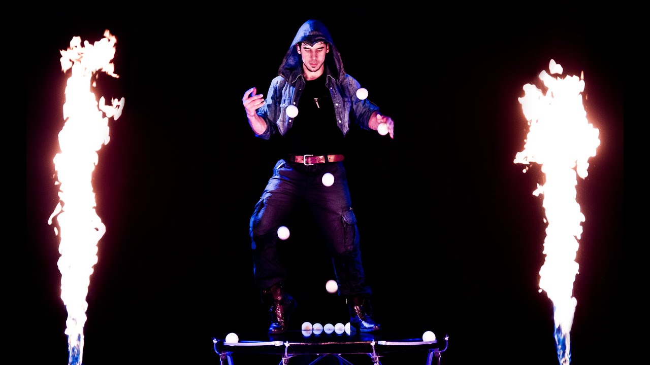 Delirus | Juggling Performance by Henrik Veres