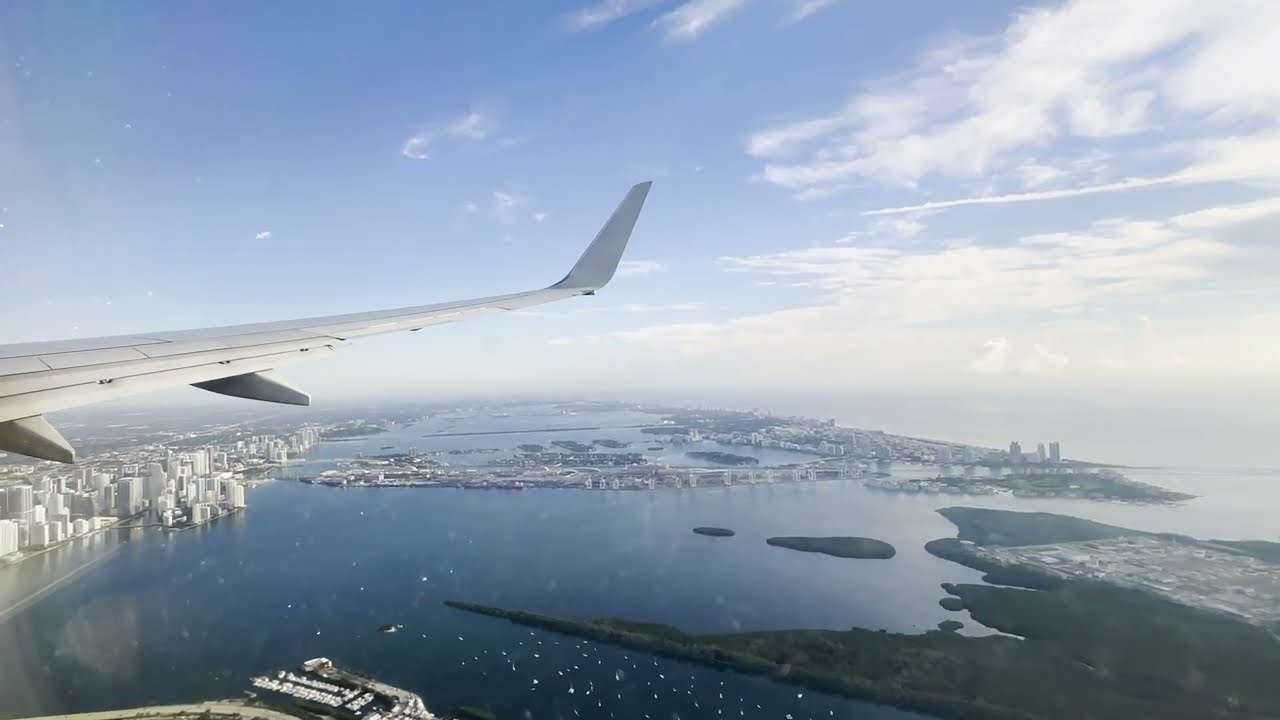 [4K] American Airlines Boeing 737-800 Landing at Miami International Airport