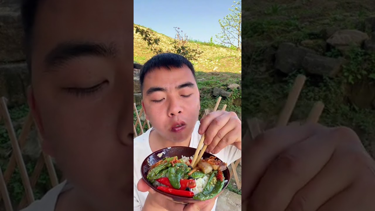兄弟姐妹们 吃饭了哦 今天吃渣海椒炒肉 简简单单又是一餐#抖音美食推荐官 #农村美食 #舌尖上的味道 @DOU+小助手