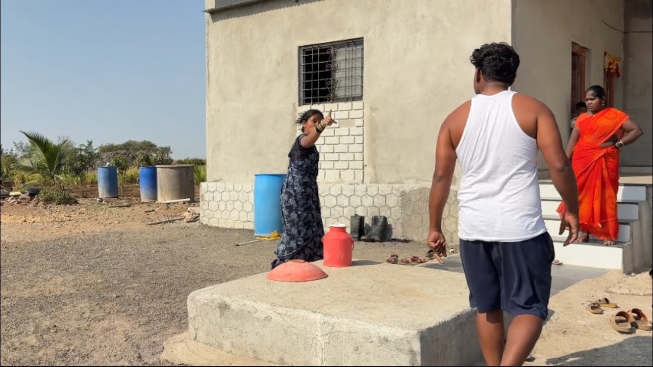 नवऱ्यान आज मला भाकरी करत असताना हाकलून दिल ।इथ राहायचे नाही म्हणतोय जातीच निघून घर सोडुन😭#गावठीपुनम 