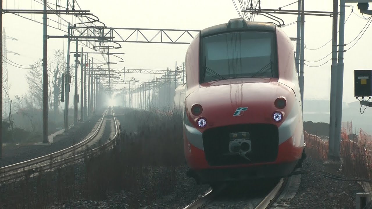2023-02-19 Ferrovia Milano Venezia 5/6 - Transiti, arrivi e partenze alla stazione di Montebello V.