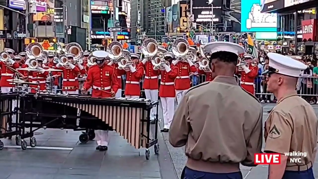 Happy July 4th! 🇺🇸 New York, New York! ⚓ US Marine Corps Drum & Bugle Corps NYC Fleet Week