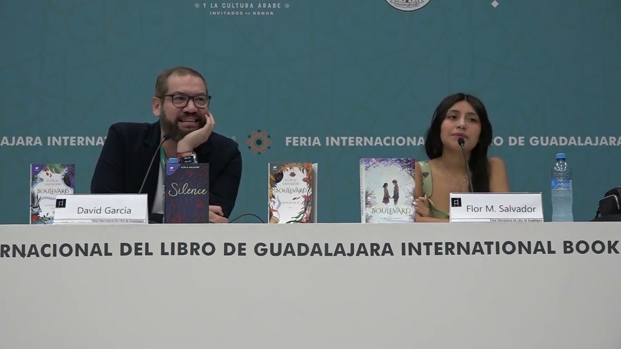 Flor M. Salvador en la presentación del libro BOULEVARD. DESPUÉS DE ÉL. LIBRO 2 en Fil Gdl. 2022