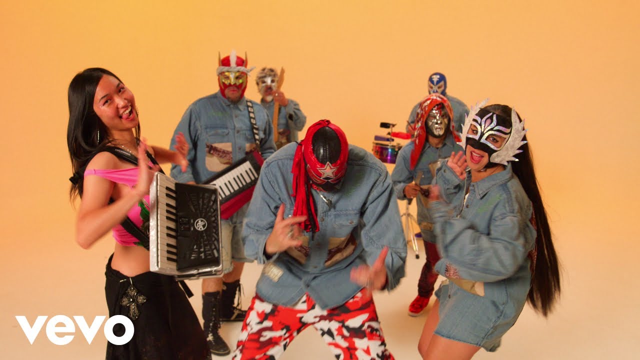 La Nueva Ola de Cumbia, La Coreañera - Cumbiando