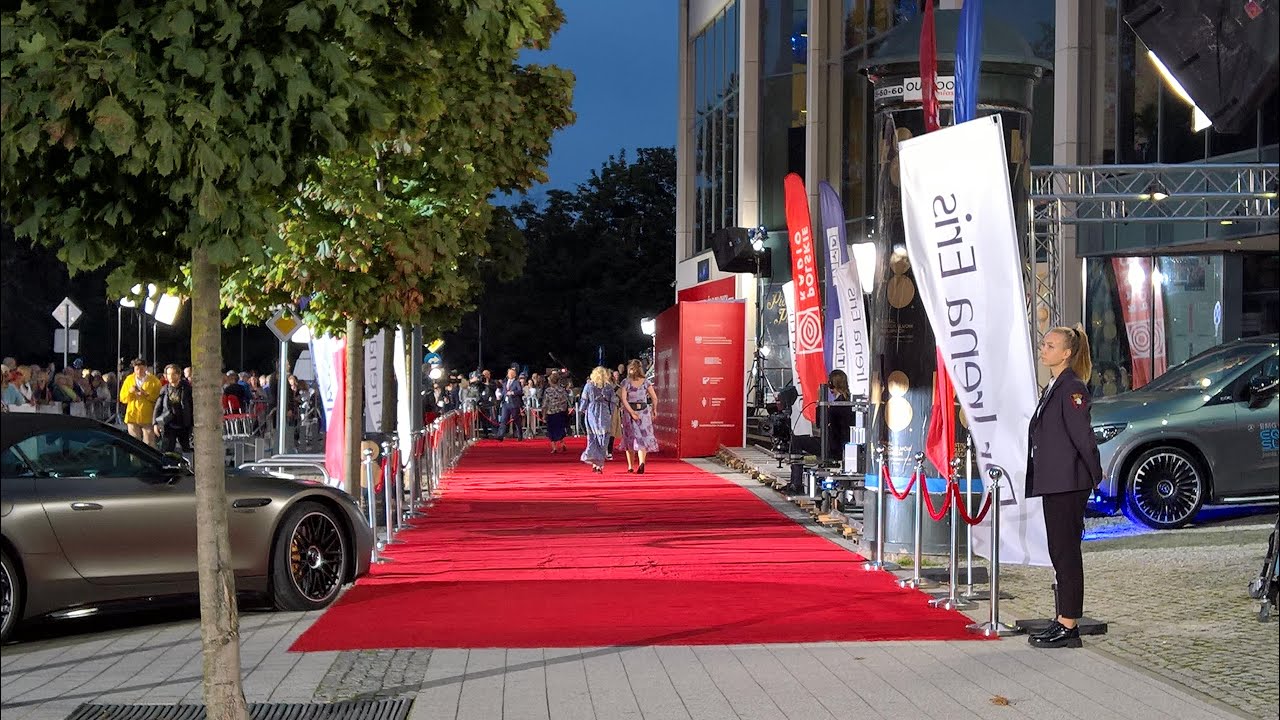 48 Festiwal filmowy w Gdyni FPFF Czerwony dywan Teatr Muzyczny 23.09.23 Gdynia ul Armii Krajowej