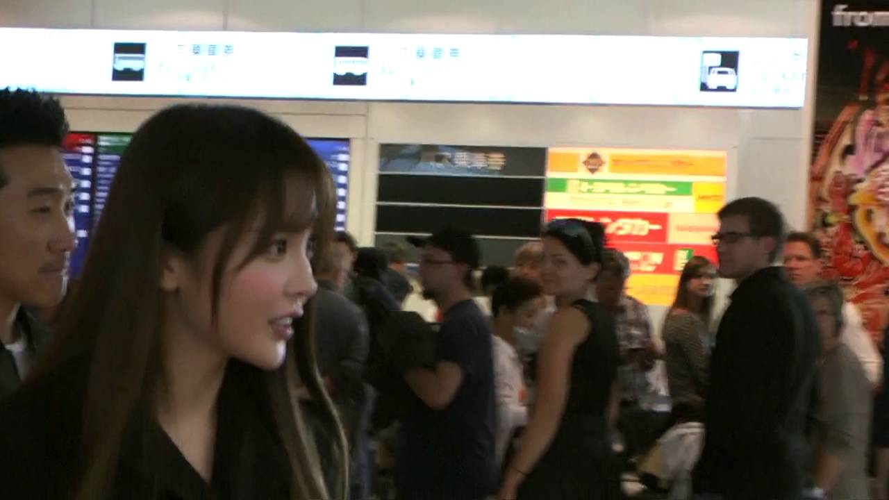 20160925 Hong Jin Young at Haneda