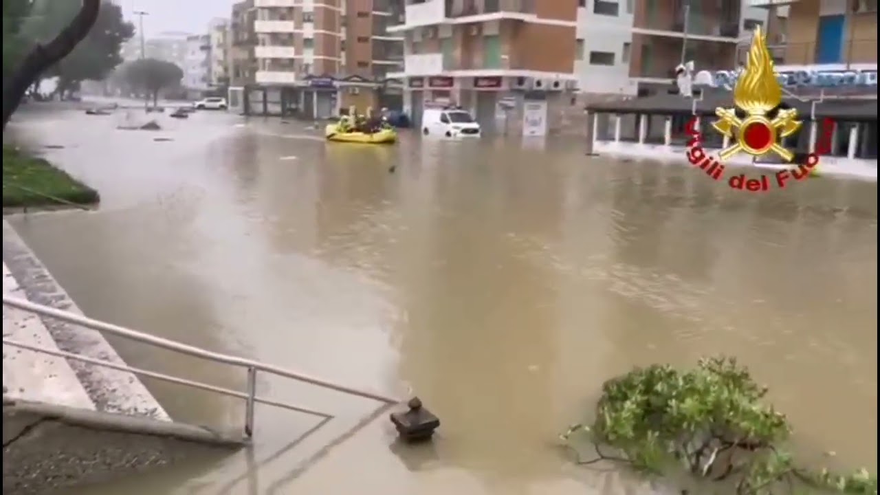 Maltempo Calabria, situazione DRAMMATICA a Catanzaro: SOMMOZZATORI IN AZIONE!!!