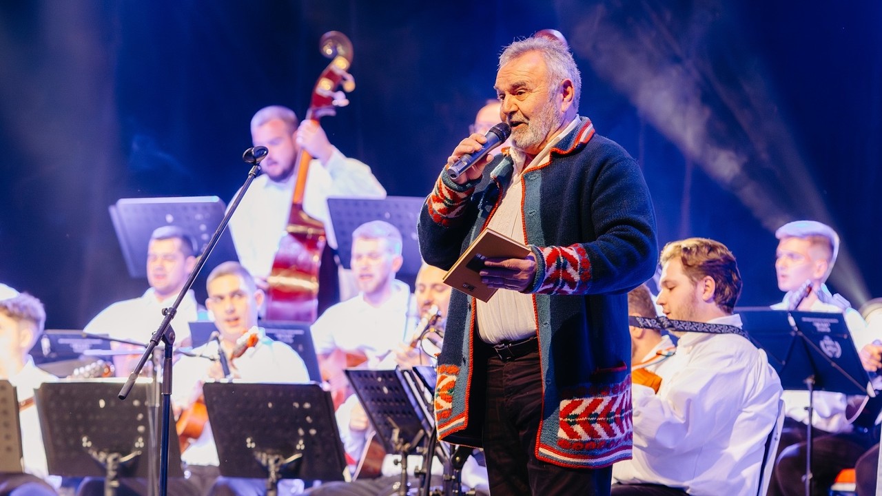 Ima jedan kućerak u Srijemu - Tamburaški orkestar 