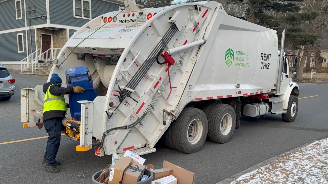 Brand New Refuse Rental Specials Garbage Truck VS Post Xmas Recycing 
