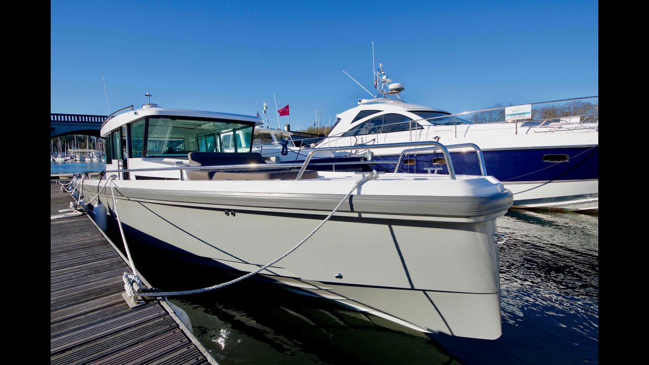 2017 Axopar 37 Cabin For Sale - Twin Mercury 300 Verado Outboard Motors - £159,950 GBP (now sold)