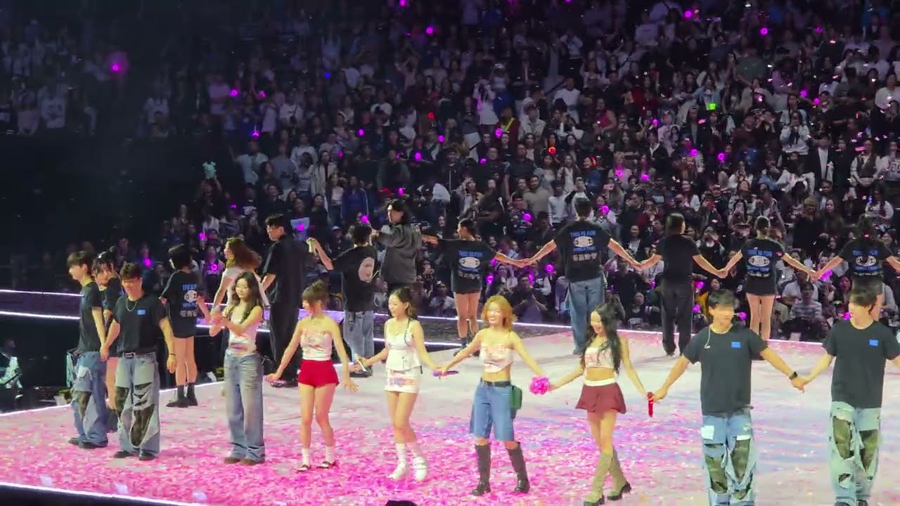 TWICE THIS IS FOR World Tour in Hamilton 2026.03.07 Day 2-Cheer Up 4K