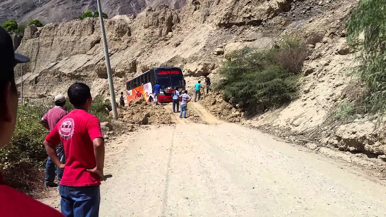 Viajando por la carretera Chuquicara - Huarochiri ...Corongo (Ancash) 2015....rumbo a Lima