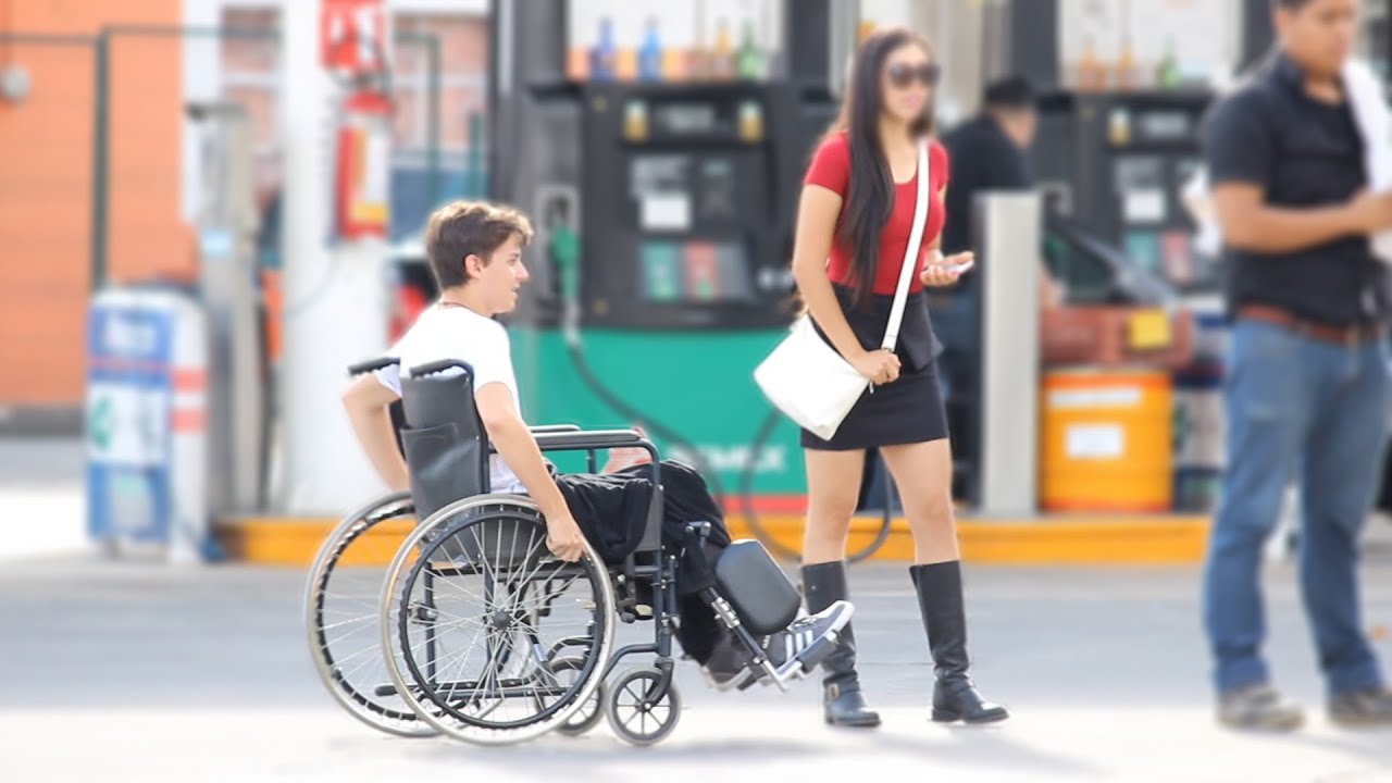 INTERESADA HUMILLADA POR UN INVALIDO BROMA!!!
