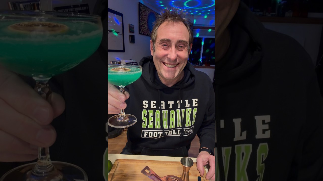 How to make an Emerald City cocktail
