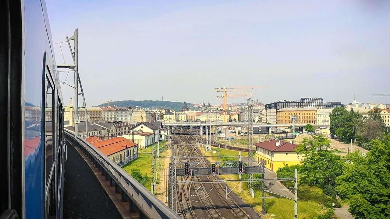 Прага из окна поезда | Praha-Libeň - Praha-Smíchov | Чехия из окна поезда