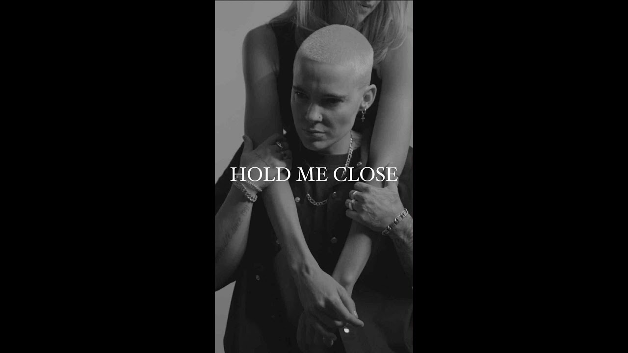 HOLD ME CLOSE - Roxane Bruneau | Vidéoclip officiel