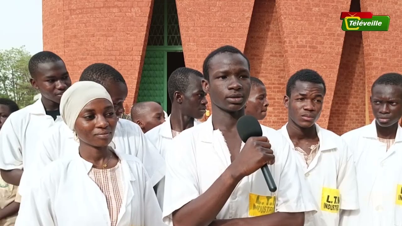 🛑Cérémonie militaire en hommage au capitaine Thomas Sankara. 