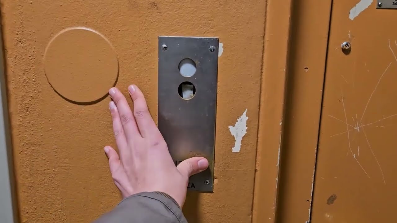 Amazing & rare 1950 ASEA traction elevator/lift in Trädgårdsgatan 16, Sundbyberg, Sweden