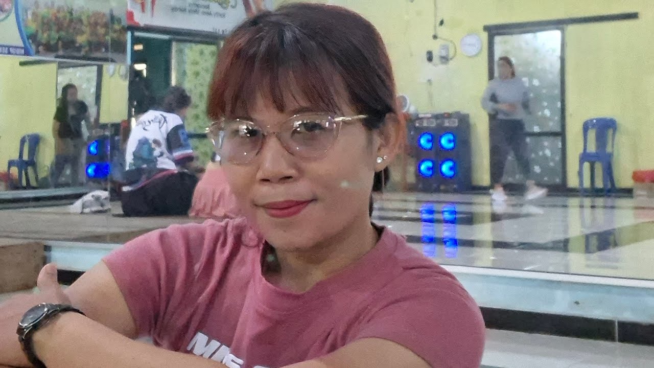 senam pagi warna warni