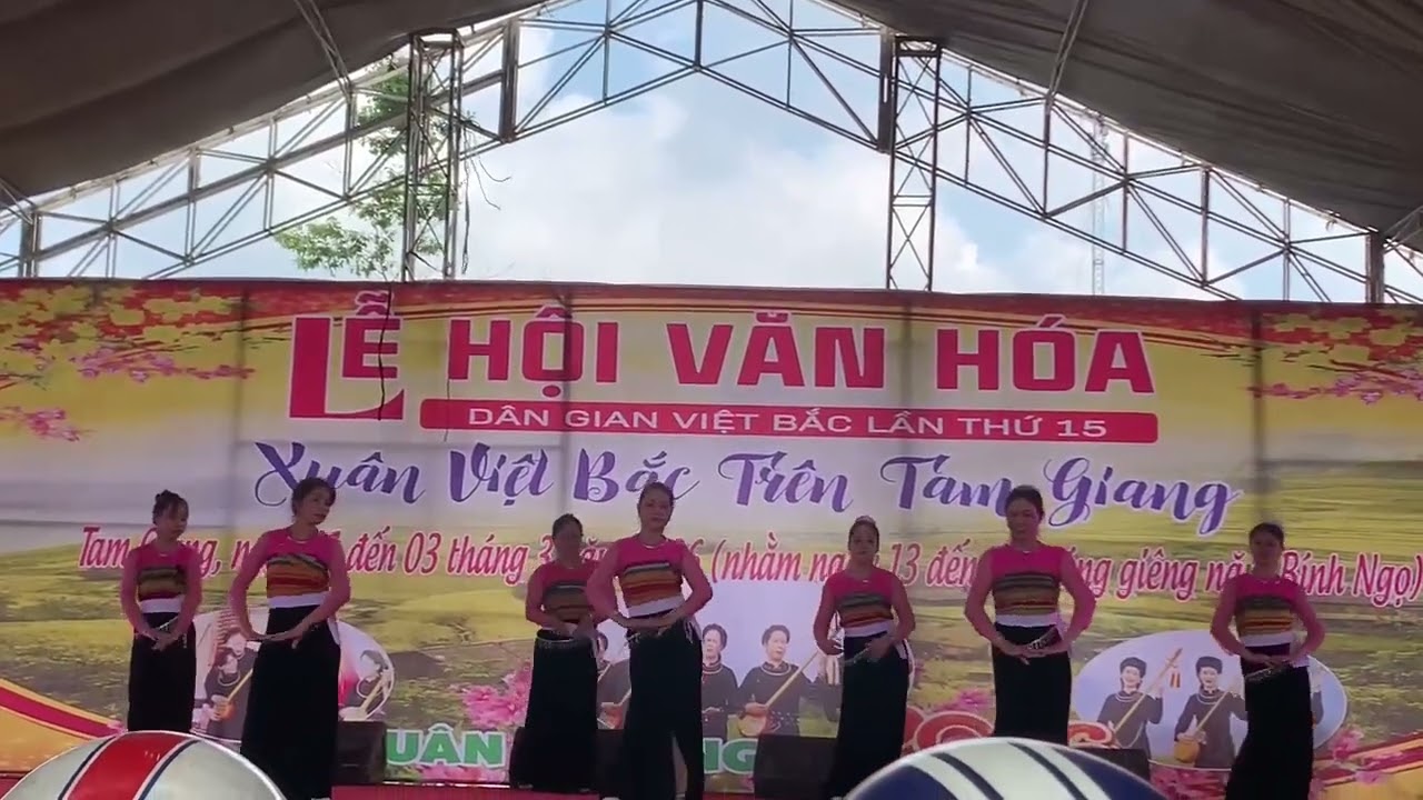Tiếng khèn hoa ban nở (eatam)