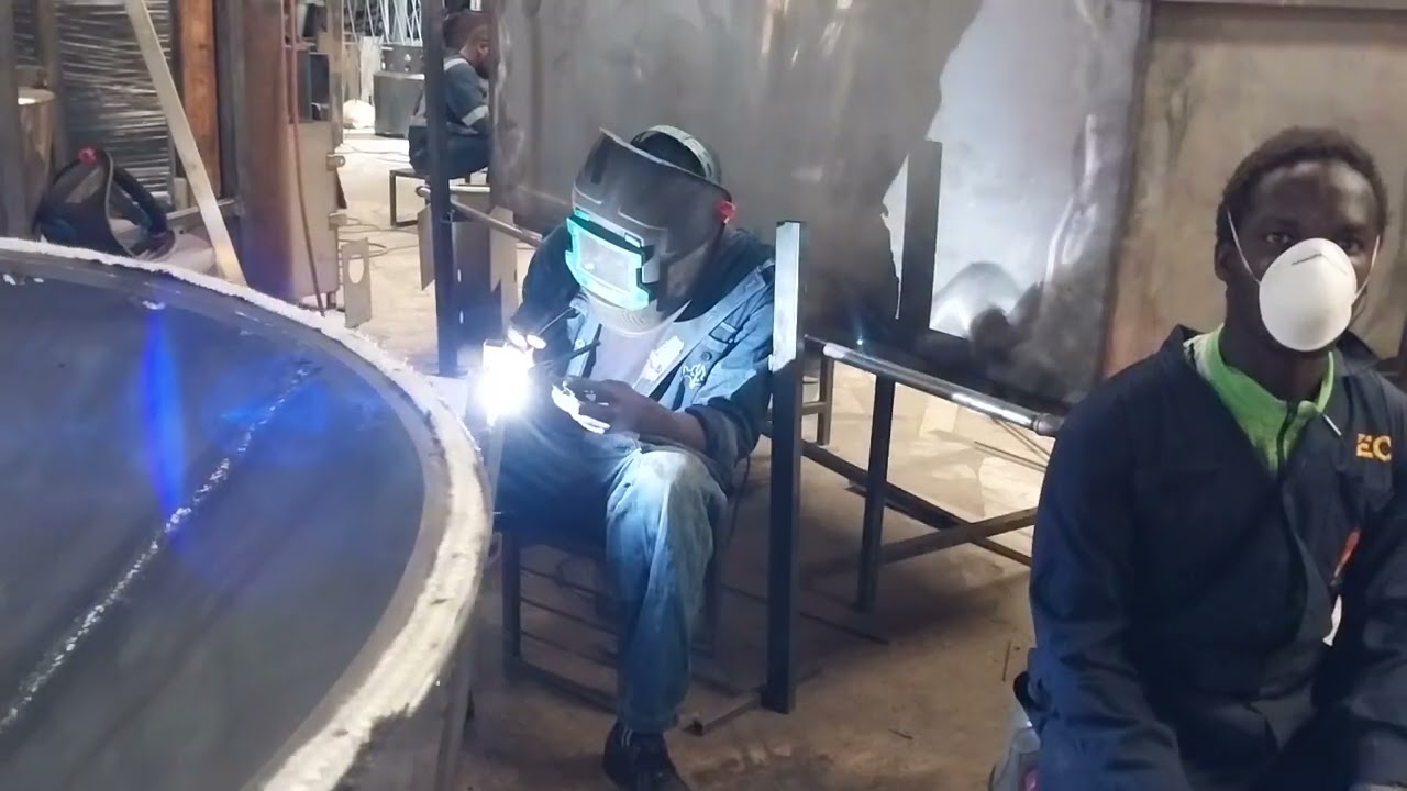 Monday morning at the workshop from design to fabrication 💯💯👌🤝💪