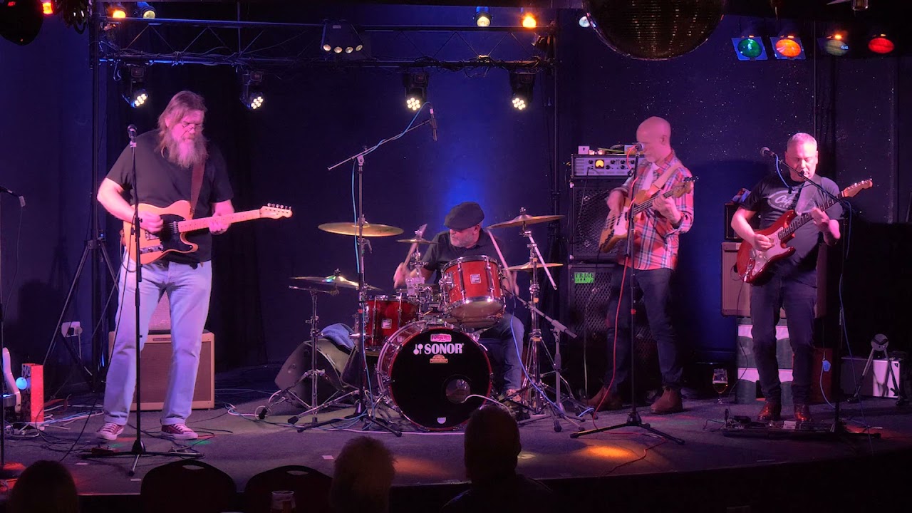 The Fugitives: Little Red Rooster