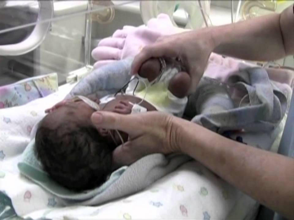Positioning in Supine  / Positioning NICU patients with The Zaky / Instructional Video
