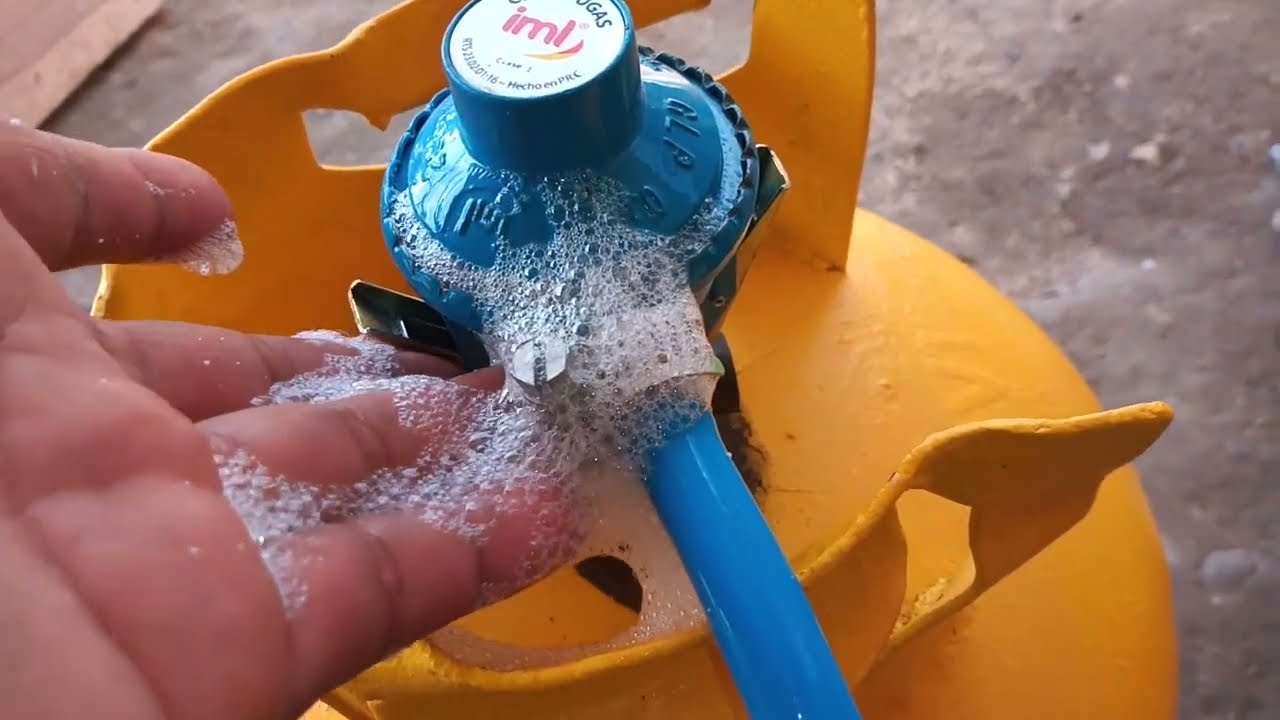 COMPROBAR FUGAS DE GAS, Después de Instalar Manguera y Regulador Gas