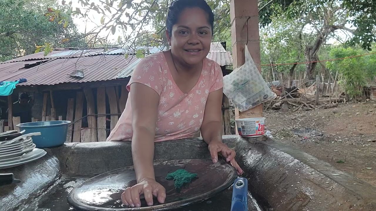 Acá en el oficio dela casa 