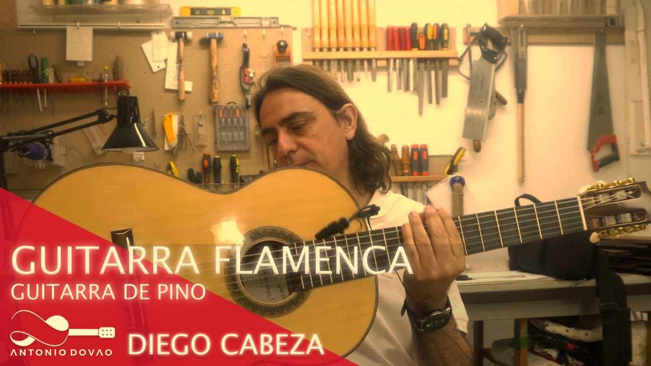 GUITARRA DE CIPRES. TAPA DE PINO.