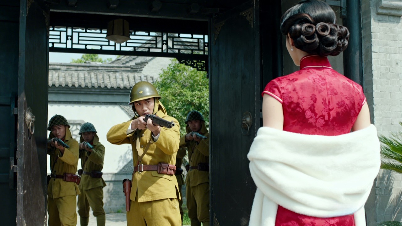 Japanese held her at gunpoint, but the beauty was a top agent who wiped them out in seconds!
