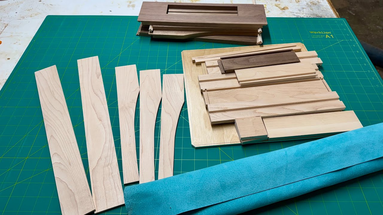 Dresser Valet, Entrance organizer