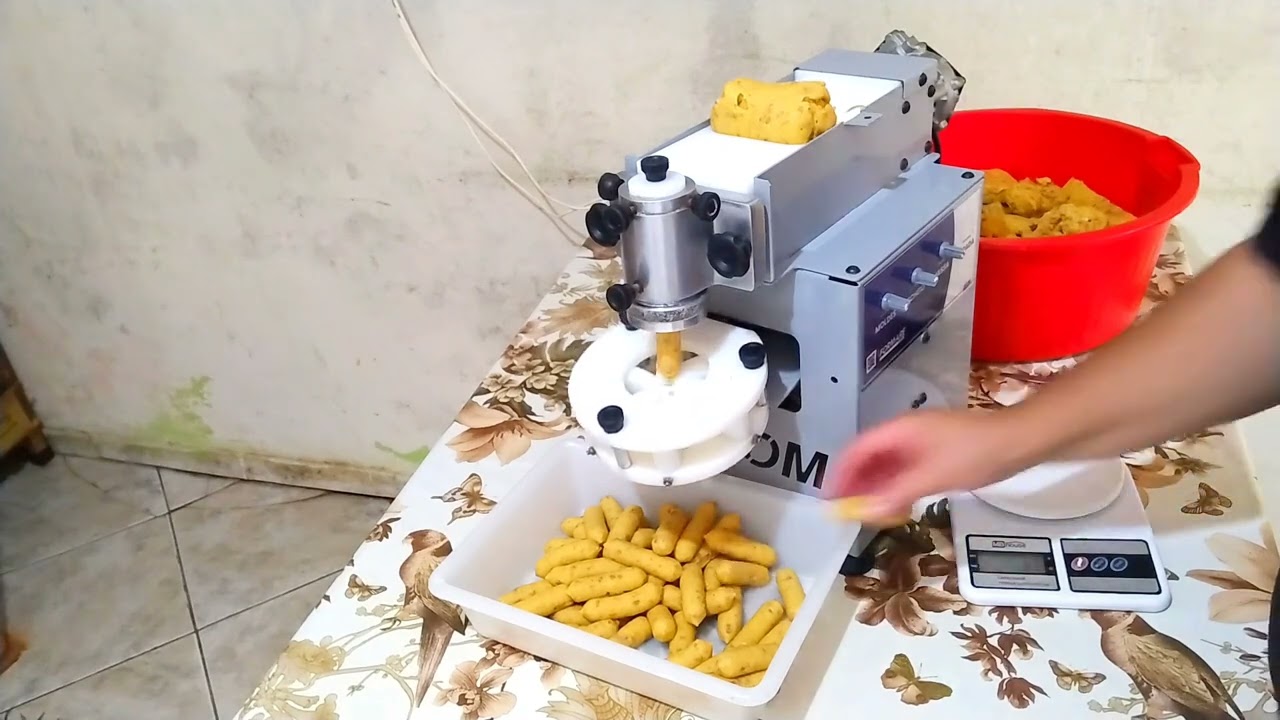 Fiz 600 salgados em 15 minutos na modeladora Eicom