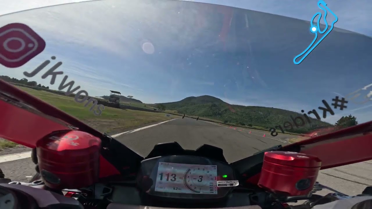 S26 Ep.0110 Ducati Panigale V2 Taupo Moto Track Day - Session 1