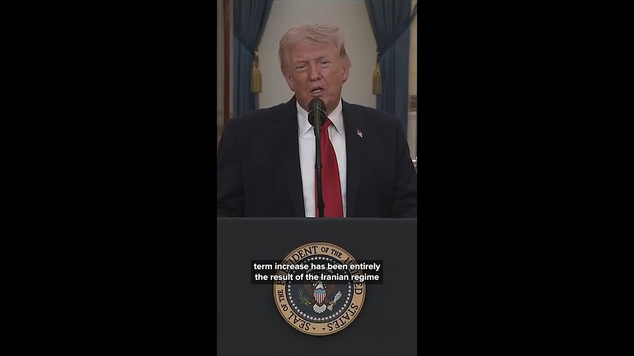 Президент Трамп высказался о росте цен на бензин во время войны в Иране.