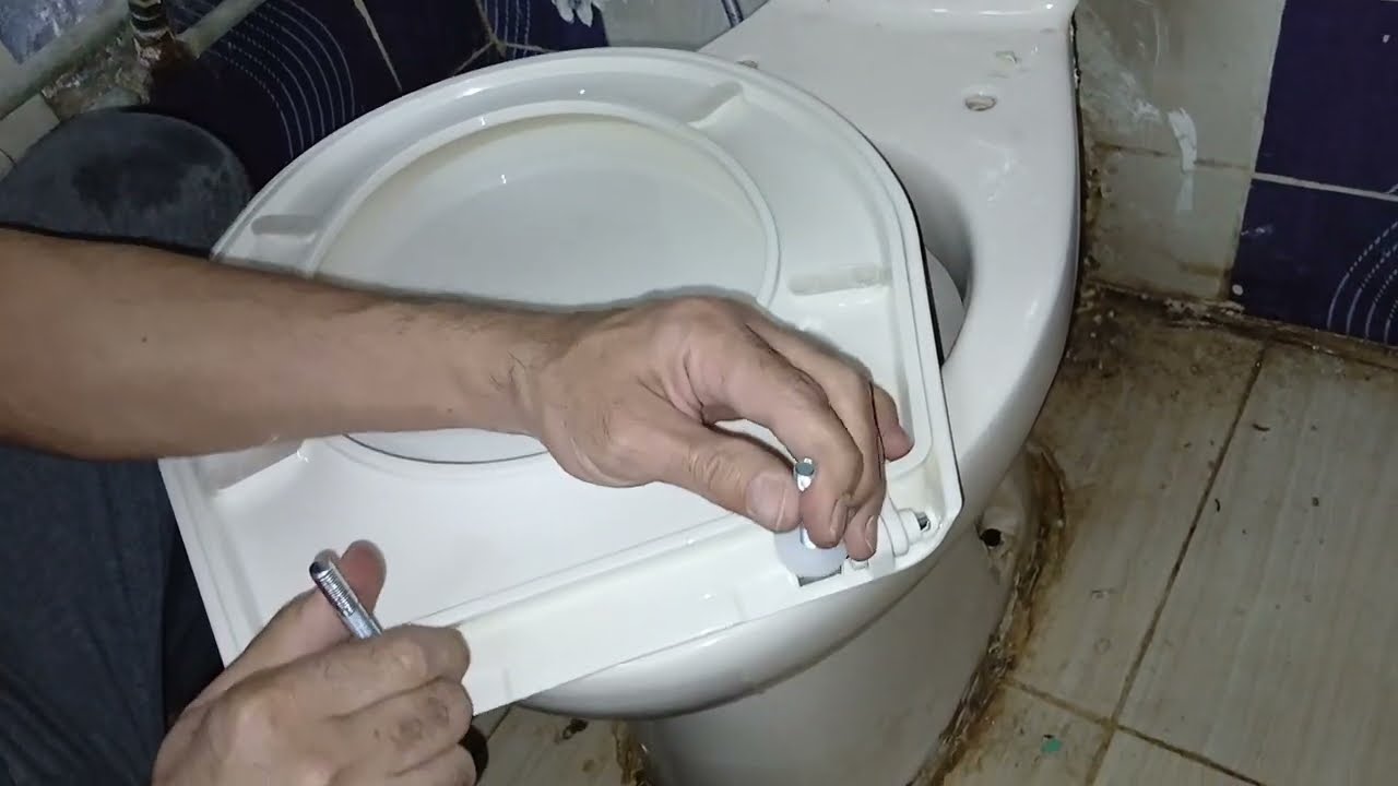 طريقة تركيب غطاء قاعدة التواليت بنفسك How to install a toilet bowl cover yourself