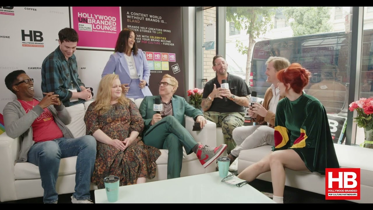 The cast of RESIDENT ALIEN on Season 2, their characters, & more @ San Diego Comic Con  | TV Insider