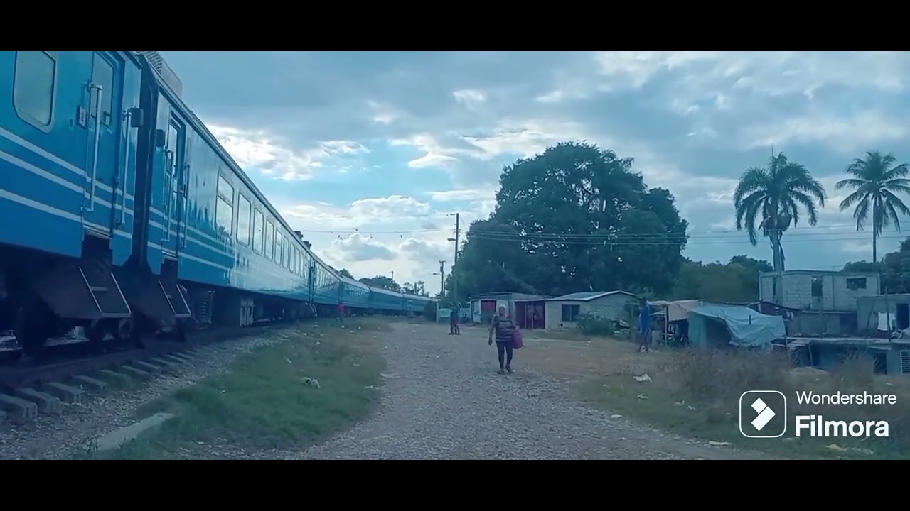 Ex 14 Guantánamo _ Habana locomotora 52557 por el puente negro 💯 🤩