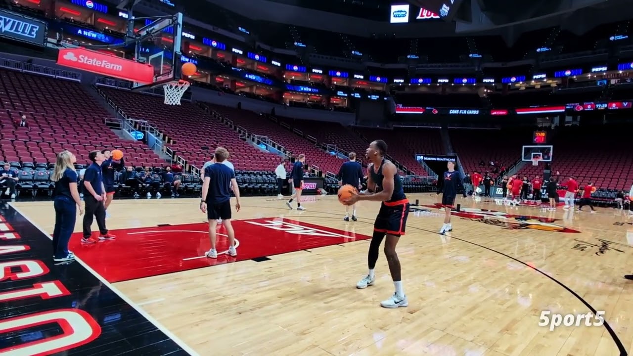 Virginia Cavaliers Basketball Squad Warms Up vs Louisville