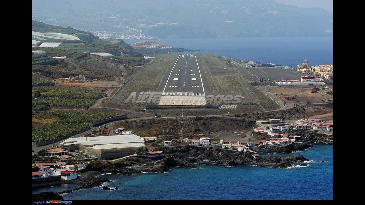 Airbus A320 - Approach and Landing in La Palma - tricky NDB/DME approach (ENG Sub)