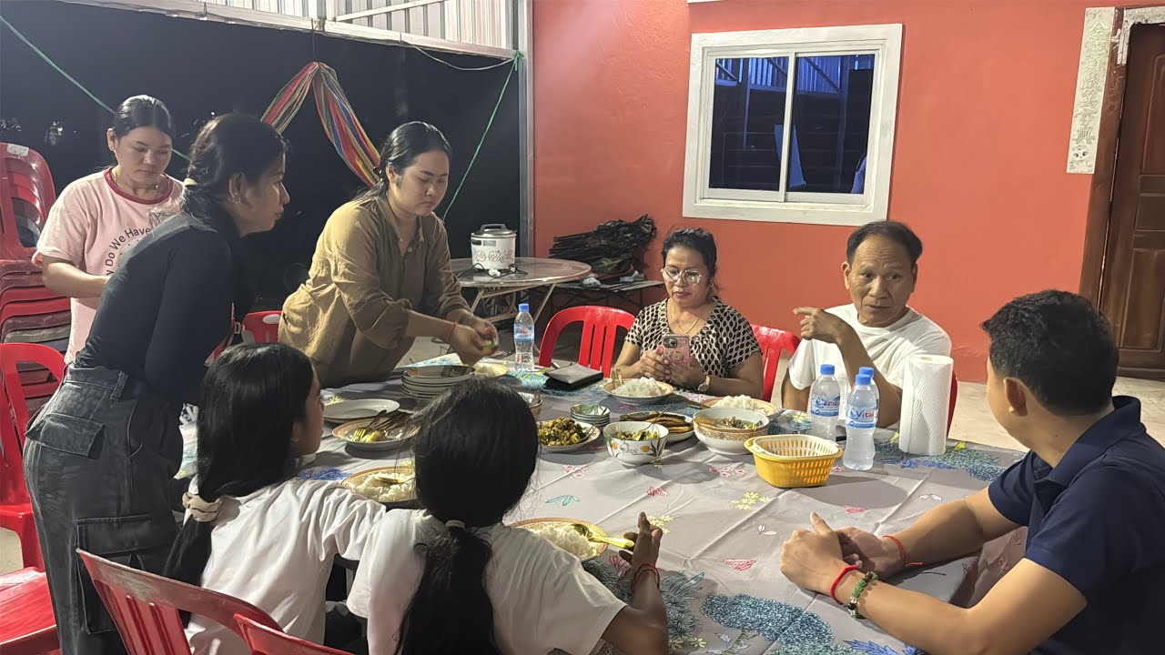 យាយខនចេញស្នាដៃអោយពូមីងហូបម្តង