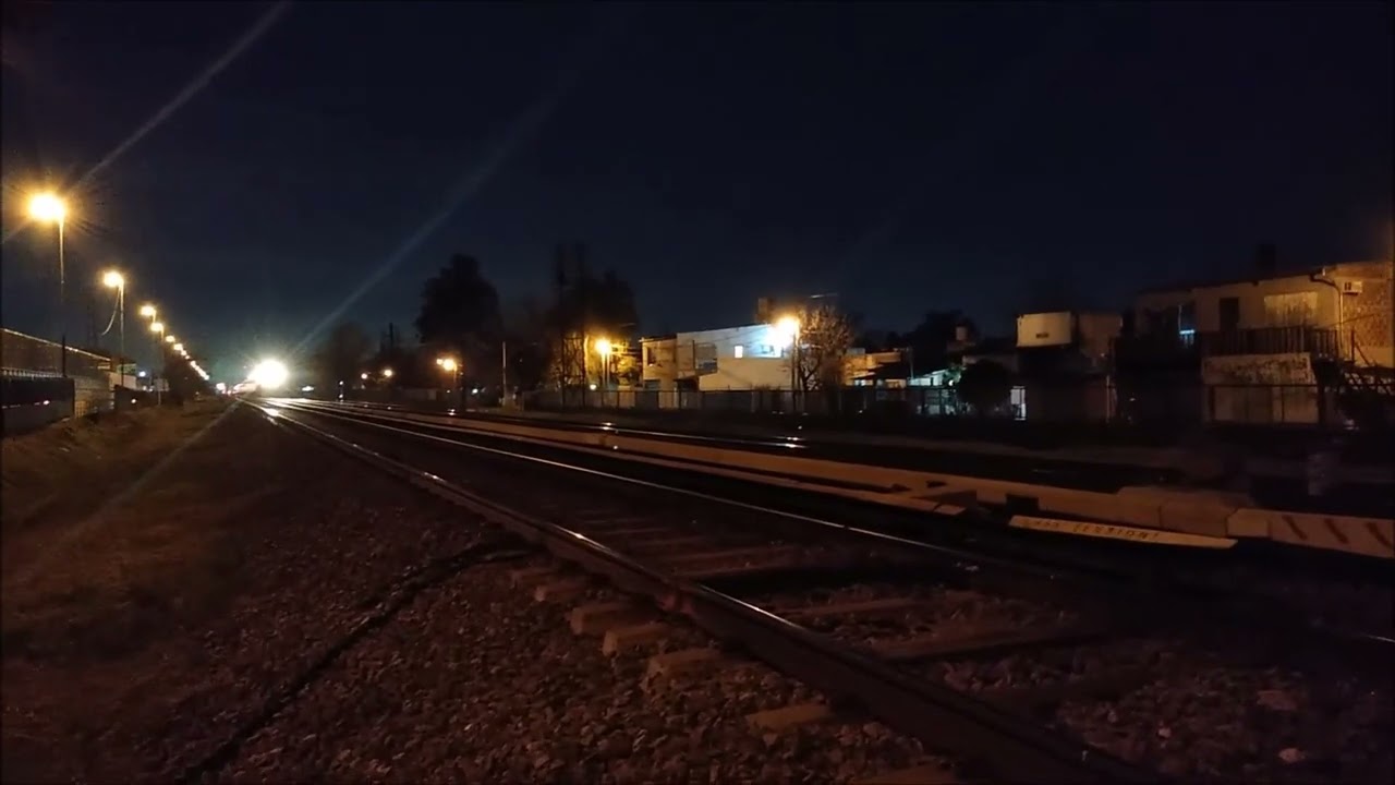 primer servicio de la nueva 0KM Locomotora MATERFER MTF3300 MF105+tren larga distancias once-bragado