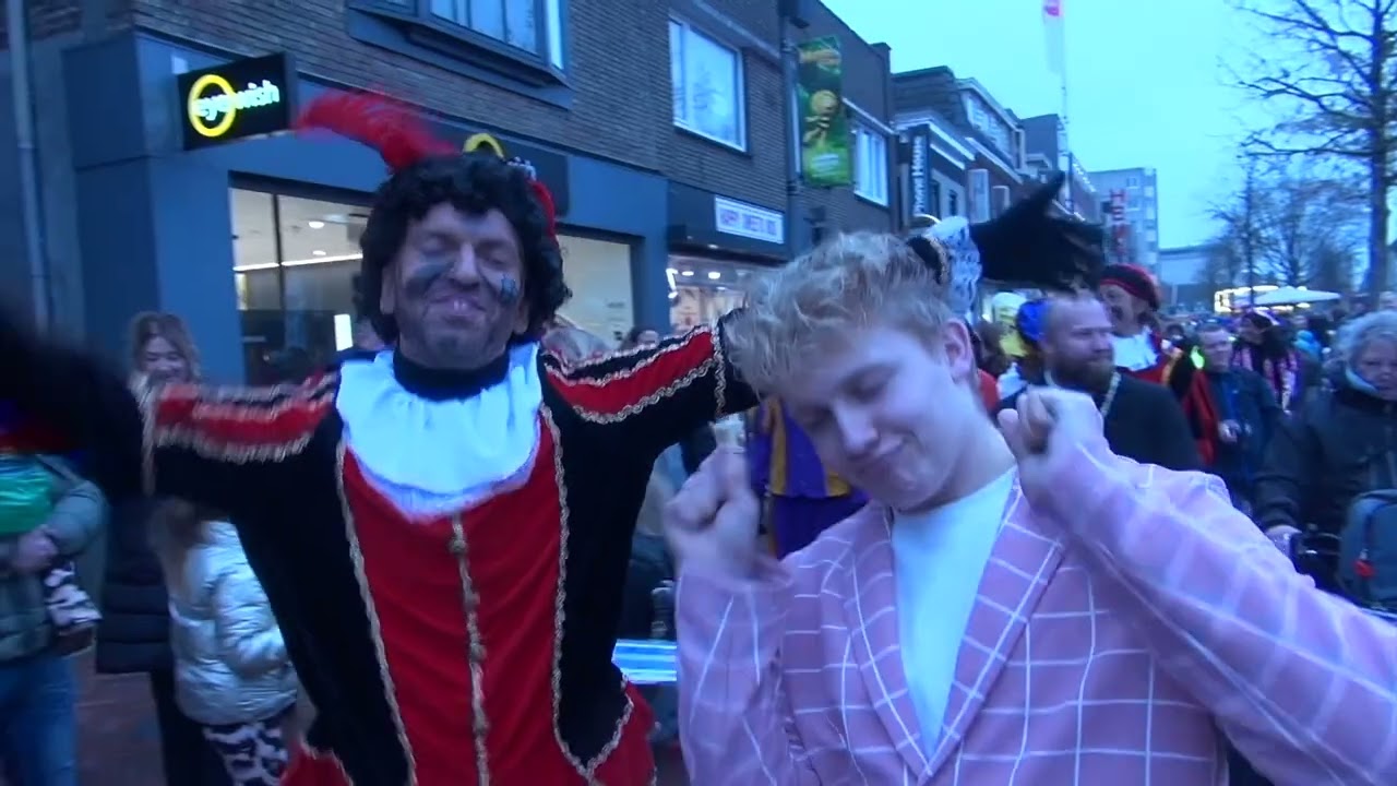 Hoogeveense Sinterklaas Nieuws   4    maandag 18 november 2024