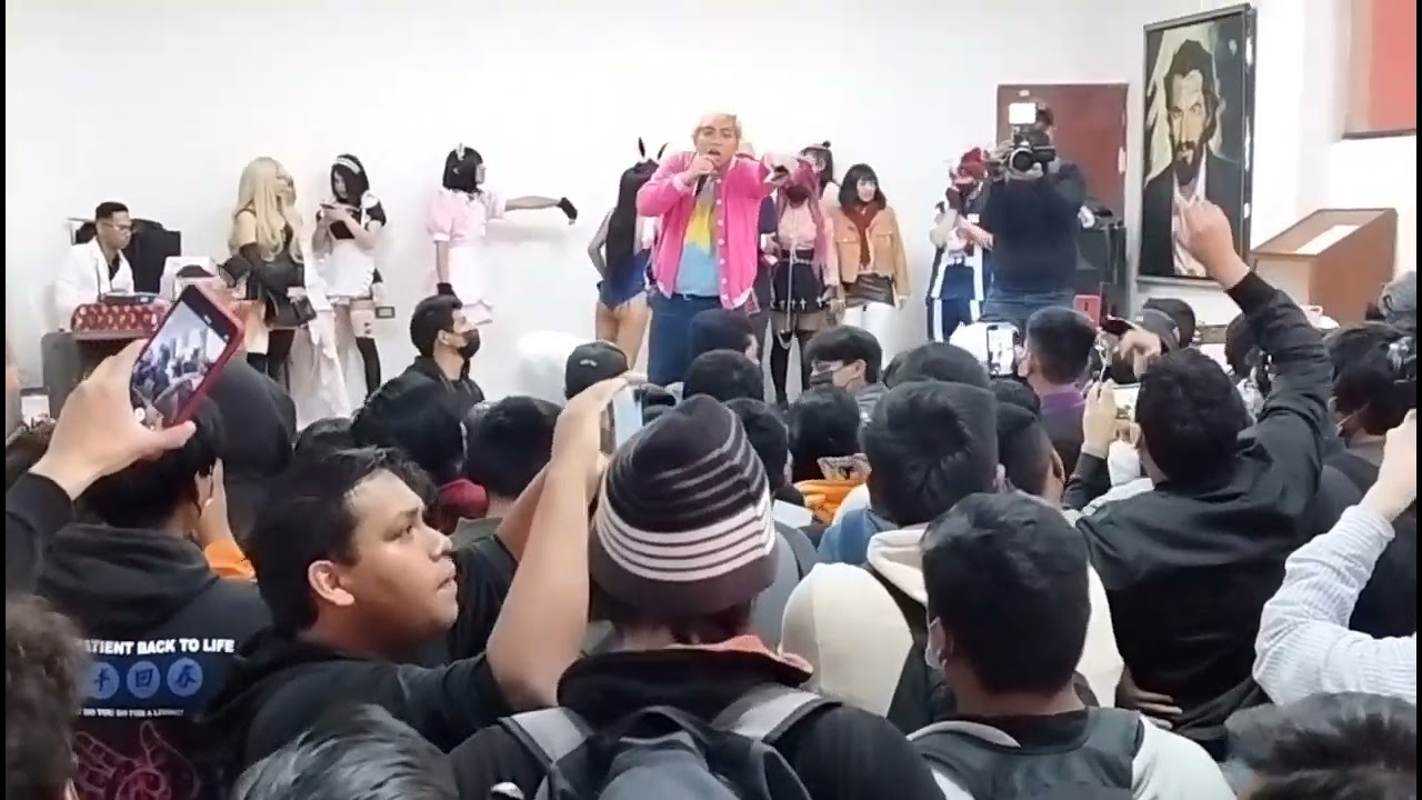 Subasta de Waifus y Husbandos ; Hasta la Reportera de al Sexto Día se Subasto 😱🤪