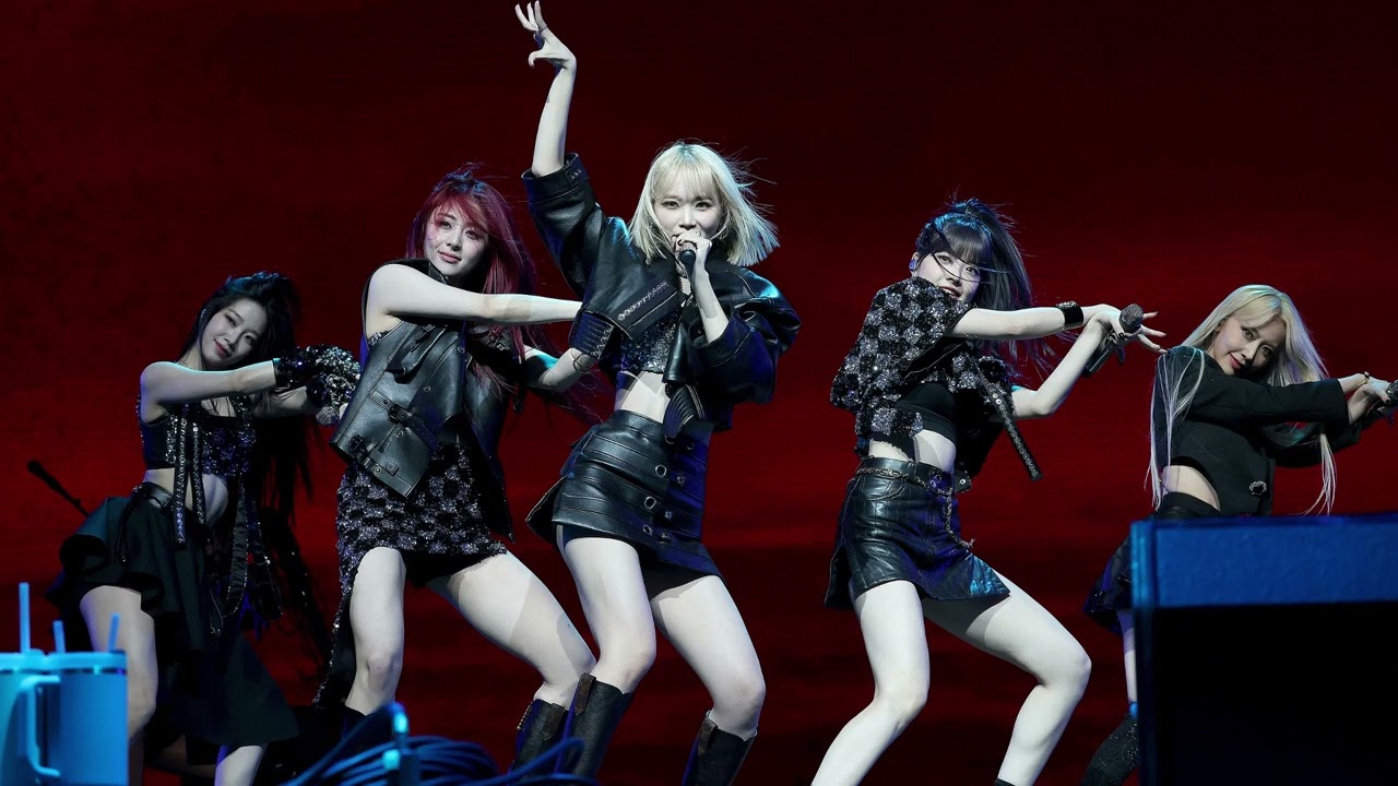 LE SSERAFIM (르세라핌) - Unforgiven (ft. Nile Rodgers) (Coachella Studio Version)