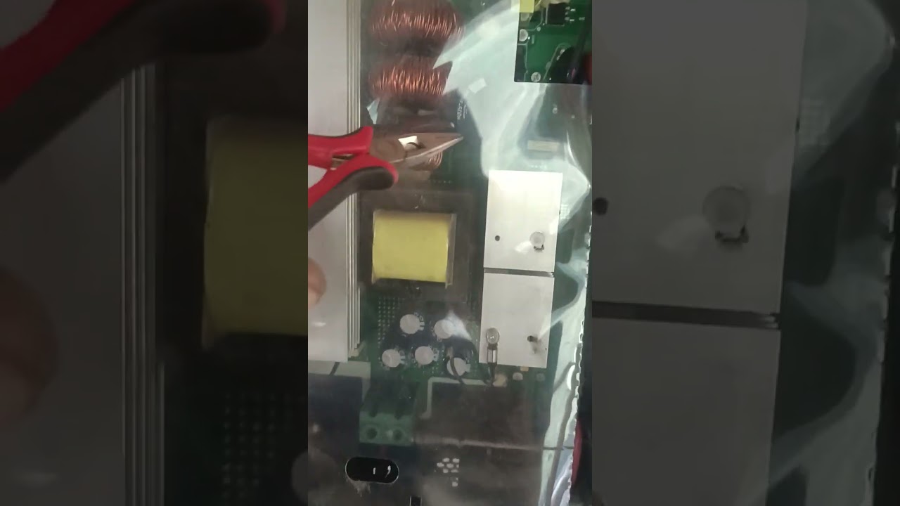 Întretinerea inverterului fotovoltaic.