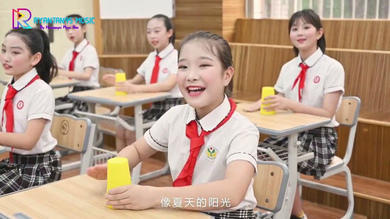 厦门故宫小学携厦门六中合唱团演绎《你笑起来真好看》