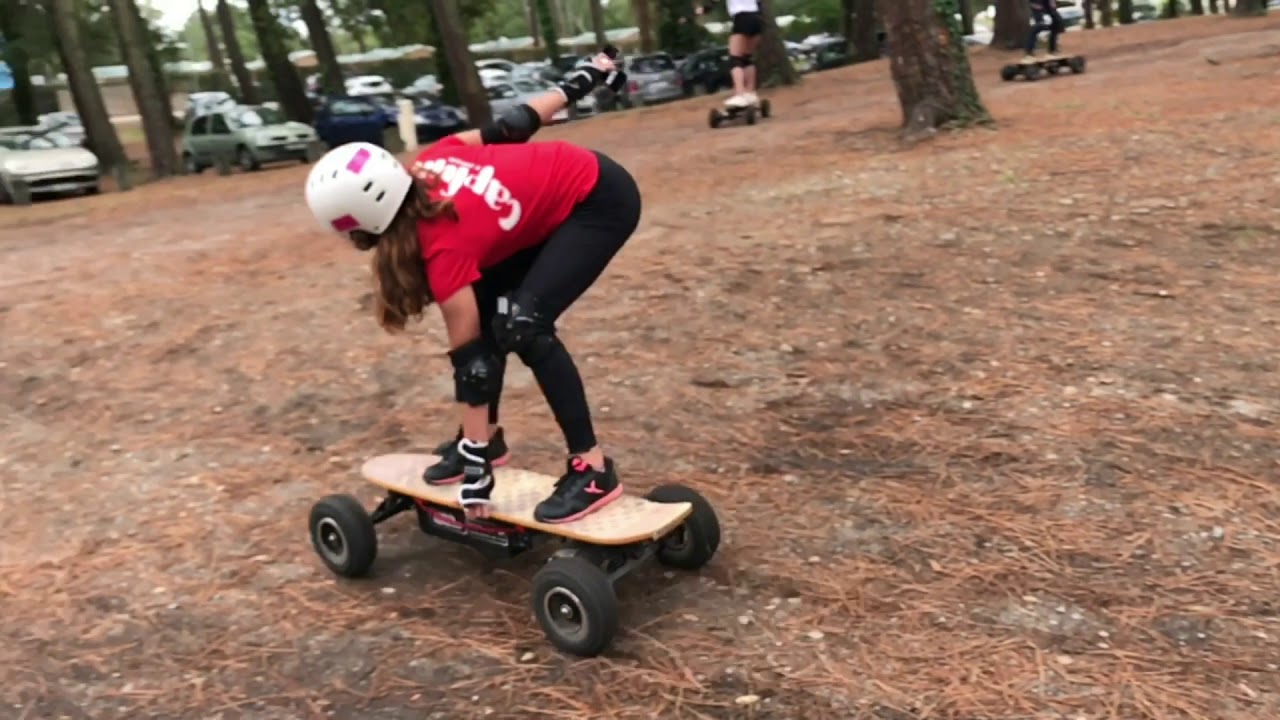 Skate Electrique Cross sur parcours et ballade avec www.izirider40.com