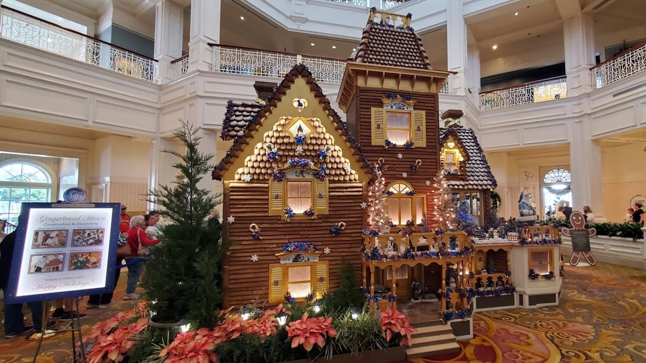 Рождественские развлечения на монорельсовой дороге в Walt Disney World: кольцевая монорельсовая д...