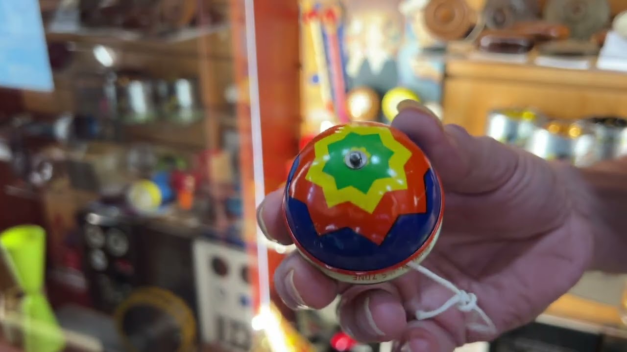 Collectible Yo-Yo Top Combinations. Yo-Yos that can be used as tops.